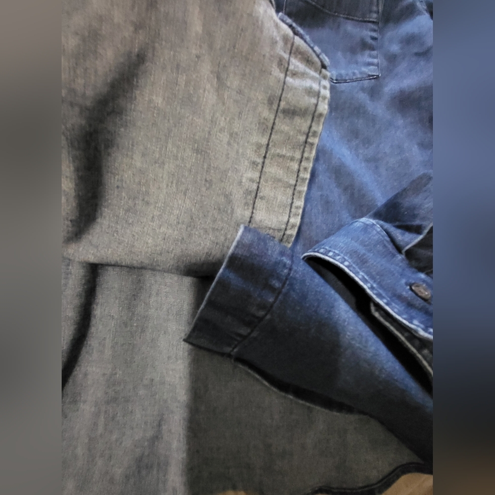 Banana Republic Blue Denim Shirt - Picture 4 of 4